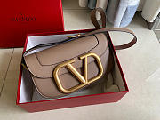 Valentino Garavani Supervee Crossbody Bag Leather Beige WB0G09ZXL 26.5x9x15cm - 1