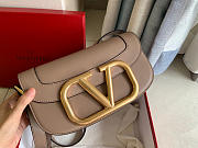 Valentino Garavani Supervee Crossbody Bag Leather Beige WB0G09ZXL 26.5x9x15cm - 5