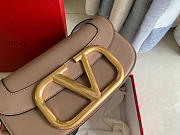 Valentino Garavani Supervee Crossbody Bag Leather Beige WB0G09ZXL 26.5x9x15cm - 3