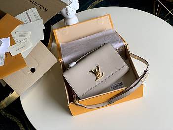 Louis Vuitton Lockme Clutch Beige M56088 23.5x16x5.5cm