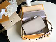 Louis Vuitton Lockme Clutch Beige M56088 23.5x16x5.5cm - 4