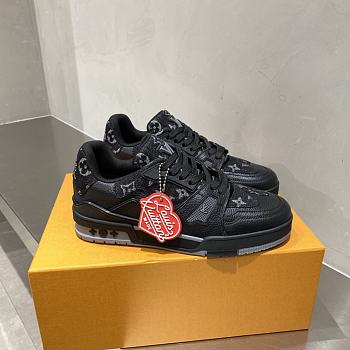 Louis Vuitton Trainer Sneaker 1A9IPX Black