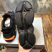 Balenciaga Triplpe S Clear Sole Black/Neon Orange  - 2