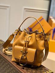 Louis Vuitton Lockme Bucket Bag Brown M57689 20x22x13cm - 1