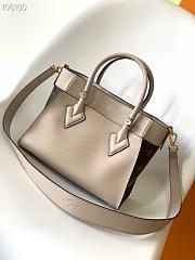 Louis Vuitton On My Side PM Beige M57729 25x20x12cm - 3