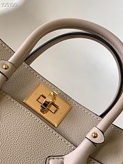Louis Vuitton On My Side PM Beige M57729 25x20x12cm - 2