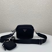 Prada Re-Edition 2005 Hobo Camera Nylon Bag Black 1BH153 20x15x5cm - 1