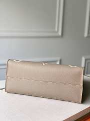 Louis Vuitton ONTHEGO MM Cream M45494 34.5x26x13cm - 4