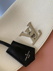 Louis Vuitton Lockme Ever MM White/Pink M56094 33.5×21.5×14.5cm - 6