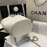 Chanel Chain Handle Bucket Bag White AS1362 32x26x15cm - 5