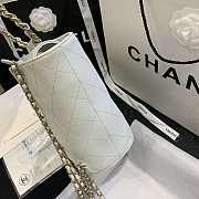 Chanel Chain Handle Bucket Bag White AS1362 32x26x15cm - 4