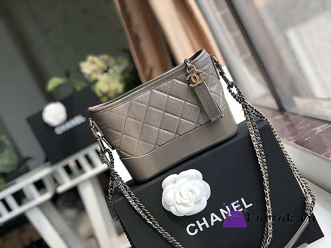 Chanel Small Gabrielle Hobo Bag Aged Calfskin Gray A91810 20x15x8cm - 1