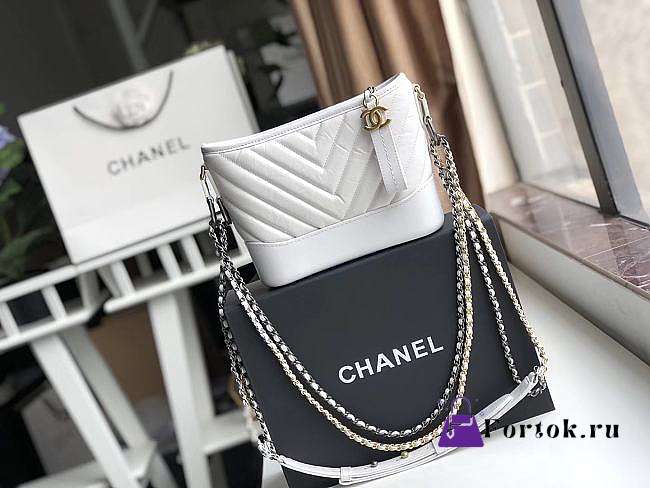 Chanel Small Gabrielle Chevron Hobo Bag Aged Calfskin White A91810 20x15x8cm - 1