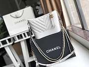 Chanel Small Gabrielle Chevron Hobo Bag Aged Calfskin White A91810 20x15x8cm - 1