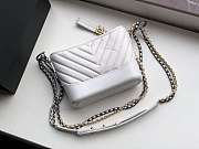 Chanel Small Gabrielle Chevron Hobo Bag Aged Calfskin White A91810 20x15x8cm - 2