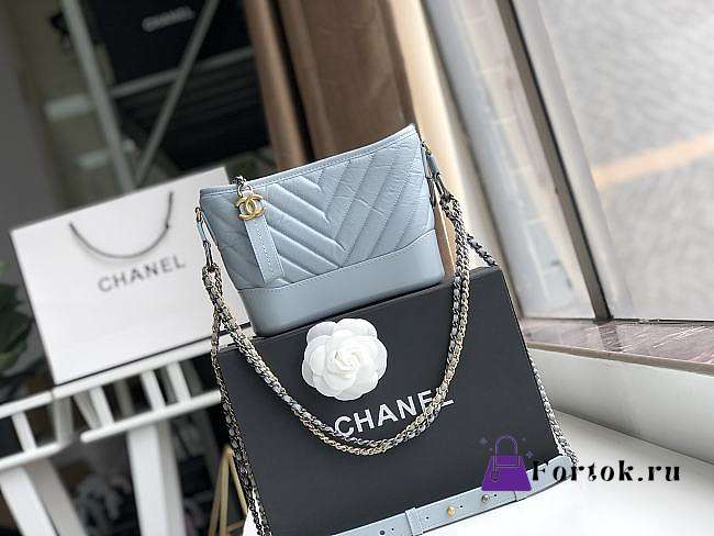Chanel Small Gabrielle Chevron Hobo Bag Aged Calfskin Light Blue A91810 20x15x8cm - 1