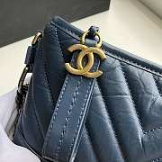 Chanel Small Gabrielle Chevron Hobo Bag Aged Calfskin Navy Blue A91810 20x15x8cm - 6