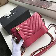 Chanel Small Gabrielle Chevron Hobo Bag Aged Calfskin Garnet Pink A91810 20x15x8cm - 6