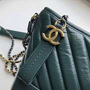Chanel Small Gabrielle Chevron Hobo Bag Aged Calfskin Green A91810 20x15x8cm - 4