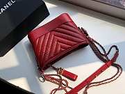 Chanel Small Gabrielle Chevron Hobo Bag Aged Calfskin Red A91810 20x15x8cm - 4