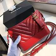 Chanel Small Gabrielle Chevron Hobo Bag Aged Calfskin Red A91810 20x15x8cm - 3