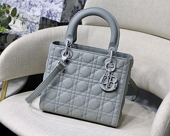 Dior Medium Lady Dior Bag Ultramatte Cannage Cloud Blue M0565 24cm