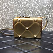 Valentino Romand Stud Box Clutch Pattern Gold 20x5x14cm - 4