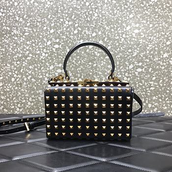 Valentino Rockstud Alcove Box Bag All-Over Studs Grained Leather Black/Gold Metal 19x12x8cm 