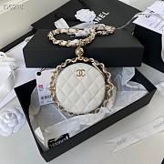 Chanel Clutch With Chain White AP2568 17x14x2.4cm - 1