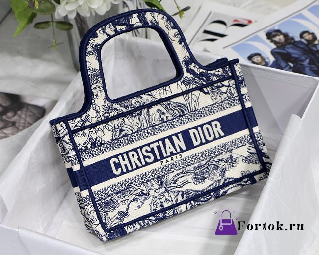 Dior Mini Book Tote Toile De Jouy Embroidery White/Blue S5475 23x17x7cm - 1