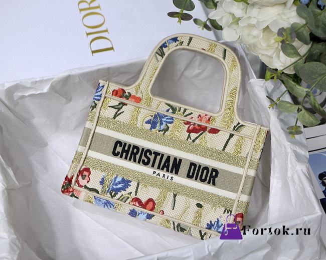 Dior Mini Book Tote Flower Embroidery S5475 23x17x7cm - 1