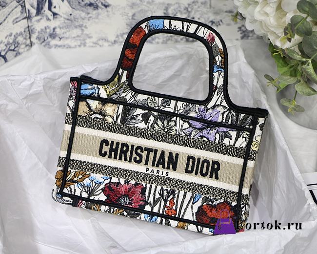Dior Mini Book Tote Flower Embroidery Red S5475 23x17x7cm - 1