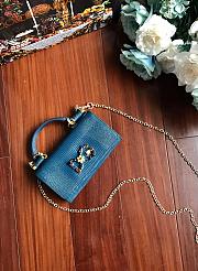 DolceGabbana Mini Phone Bag With Chain Crocodile Leather Blue 19x11x3.5cm - 5