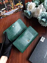 DolceGabbana Mini Phone Bag With Chain Crocodile Leather Green 19x11x3.5cm - 2