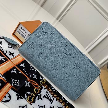 Louis Vuitton Zippy Wallet Mahina Leather Sky Blue M61867 19cm 