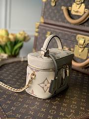 Louis Vuitton Vanity PM Monogram Leather Cream M45599 19x13x11cm   - 5