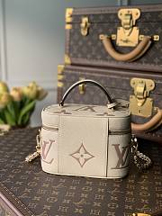 Louis Vuitton Vanity PM Monogram Leather Cream M45599 19x13x11cm   - 6