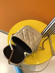 Ysl 80's Vanity Carré-Quilted Grained Leather White 649779 14.5x16.5x9cm - 4