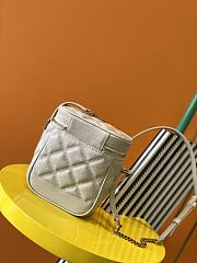 Ysl 80's Vanity Carré-Quilted Grained Leather White 649779 14.5x16.5x9cm - 3