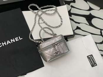 Chanel Small Vanity With Chain Grained Leather Silver AP2194 12×11.5×7cm