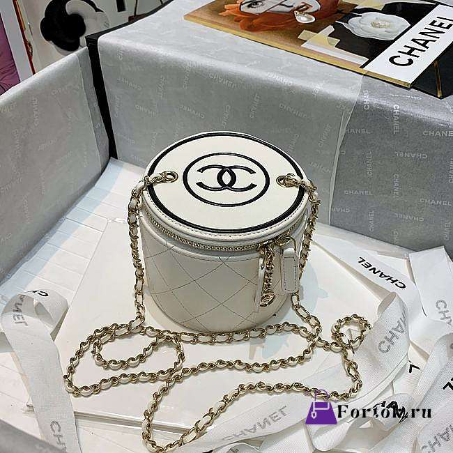 Chanel Small Vanity with Chain Leather Gold-Tone Metal White AP2193 9x10x10cm - 1