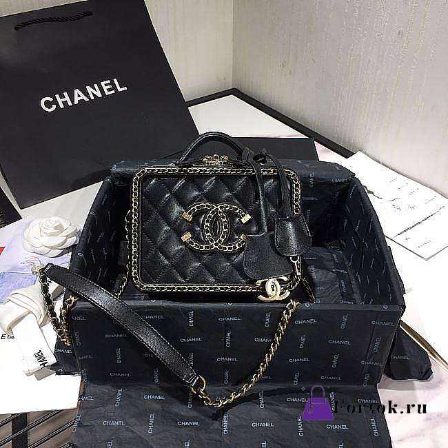 Chanel Small CC Filigree Chain Around Vanity Case Black AS1785 18x14x8cm - 1