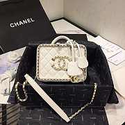 Chanel Small CC Filigree Chain Around Vanity Case White AS1785 18x14x8cm - 1