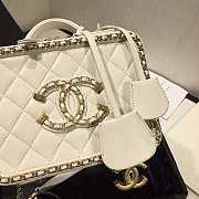 Chanel Small CC Filigree Chain Around Vanity Case White AS1785 18x14x8cm - 3
