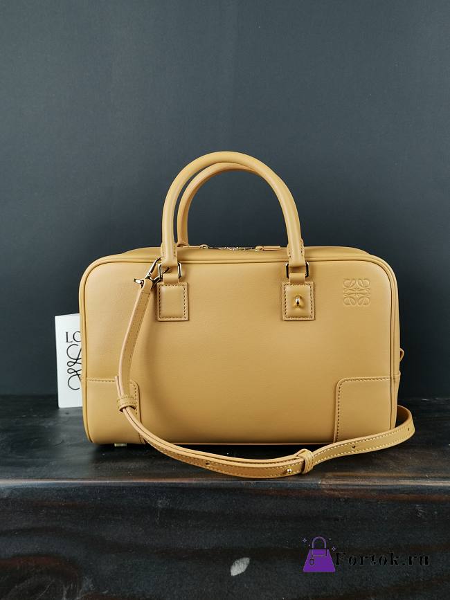 Loewe Medium Amazona 28 Bag Brown A039N08X01 28x18x11cm - 1