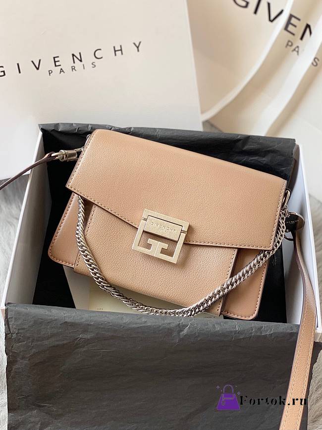 Givenchy Small GV3 Bag In Grained Leather Beige 22x14x8cm - 1