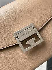 Givenchy Small GV3 Bag In Grained Leather Beige 22x14x8cm - 4
