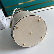 Gucci Small Horsebit 1955 Bucket Bag Leather White 637115 14x16x14cm - 6