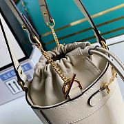 Gucci Small Horsebit 1955 Bucket Bag Leather White 637115 14x16x14cm - 3