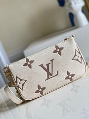 Louis Vuitton Multi Pochette Accessoires Monogram Leather White M45777 24x13.5x4cm  - 3